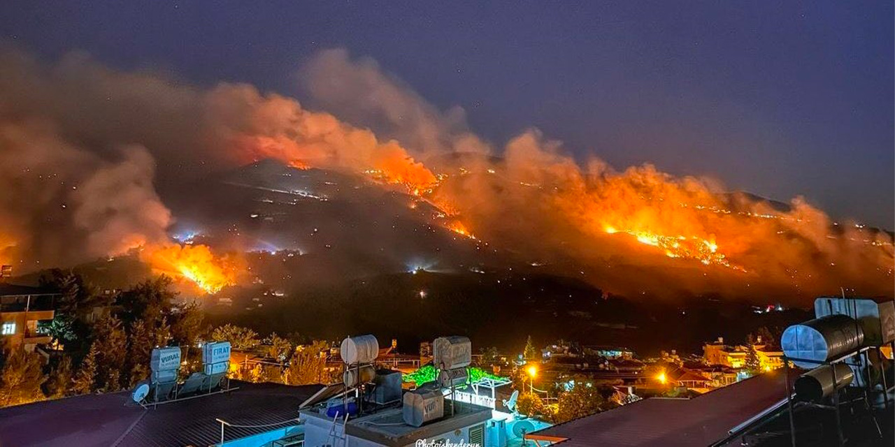 O Bölgeden Yürek Yakan Görüntü! Depremden Sonra Şimdi de Alevler Vurdu