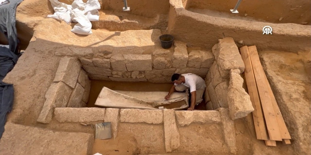 Bir Çukurdan 8 Ceset Çıktı...