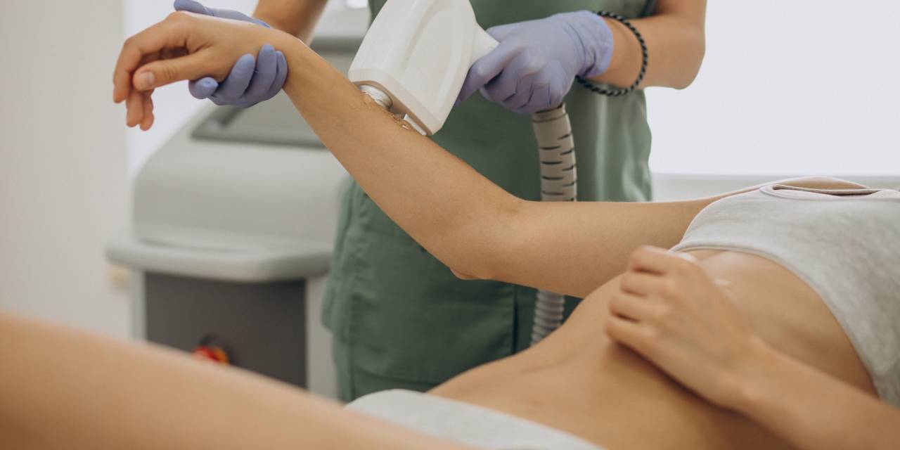 Hangi Epilasyon Yöntemi Daha İyi? Doğru Epilasyon Yöntemiyle Tüylerinizden Kurtulun!