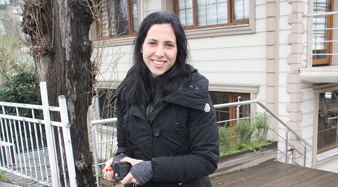 Zehra Çilingiroğlu, şantiyede çalışmaya başladı