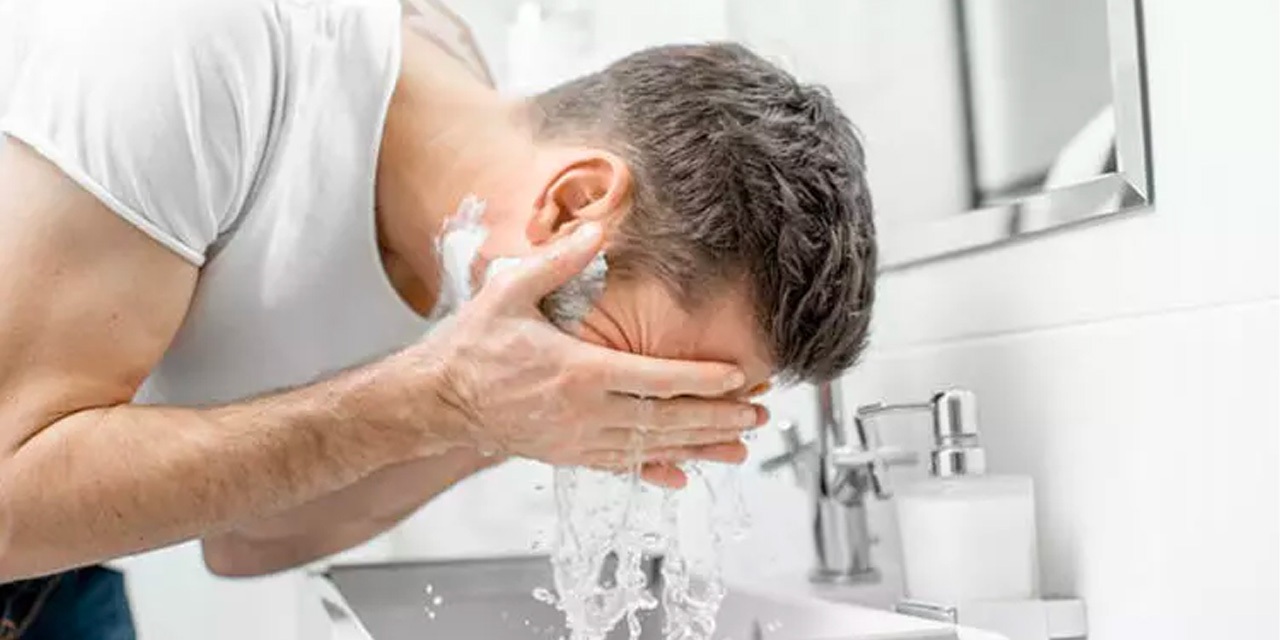 Uyanır uyanmaz yüzünü yıkayanlara kötü haber! Herkesin yaptığı o büyük hata...