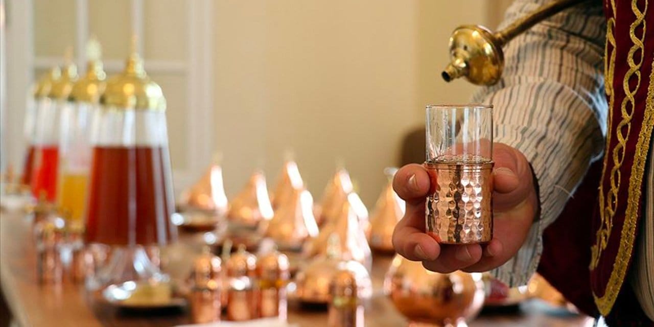 Mevlana bunu içmeden uyumazmış! İşte İbn-i Sina'nın müthiş faydaları bulunan Sirkencübin şerbeti