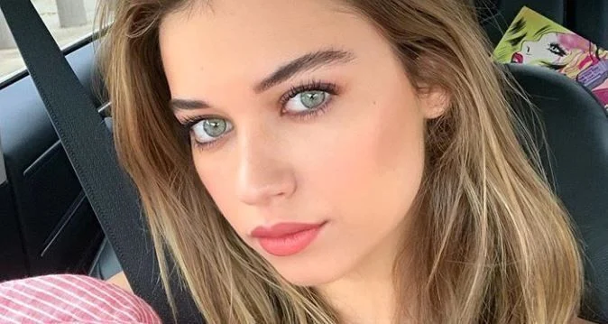 Yalı Çapkını Seyran'ı Afra Saraçoğlu, Burcu Esmersoy'la pişti oldu: Kıyafetini görenler şaşırdı...