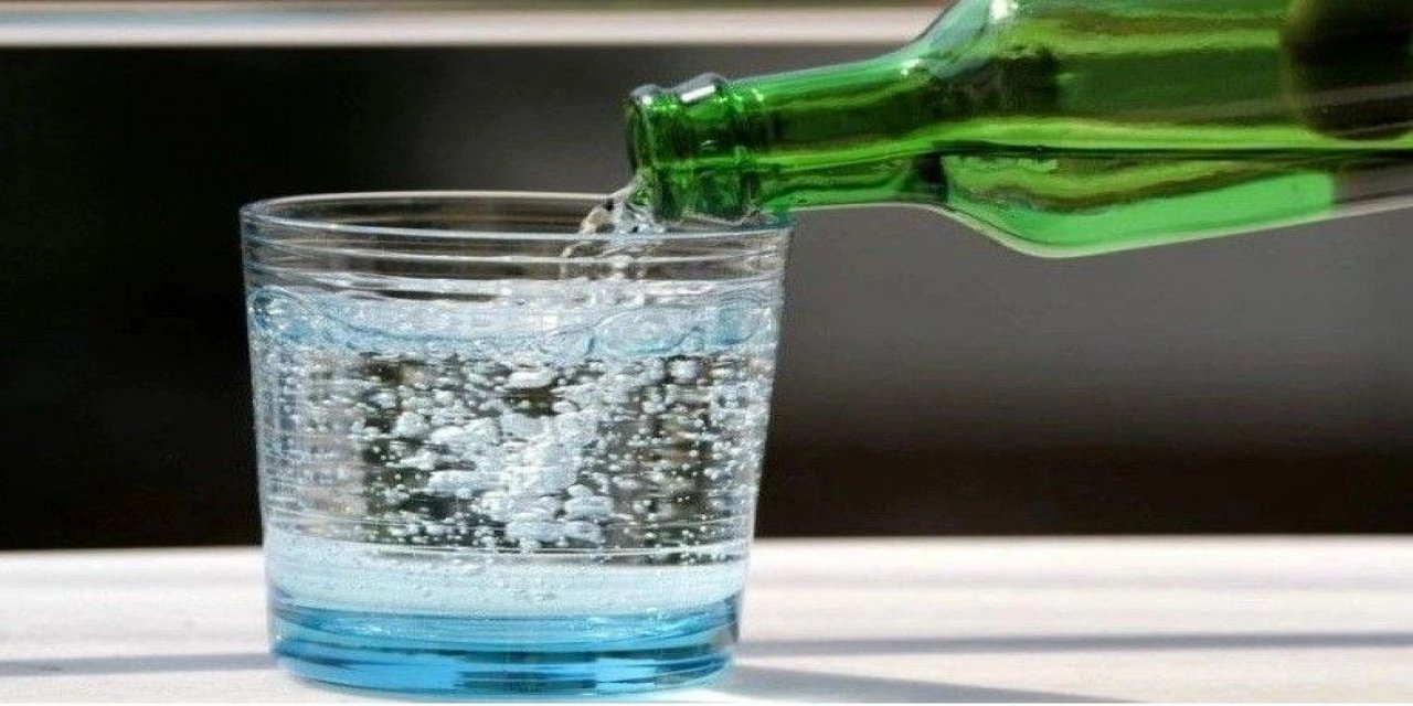 Hepimiz yapıyoruz... Bu hata maden suyunun tüm faydasını uçuruyor!