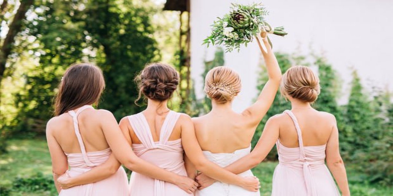 Doğru kıyafeti doğru düğünde giymek mümkün!