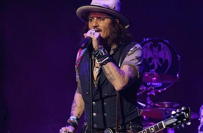 Dünyaca Ünlü Sanatçı Otel Odasında Altın Vuruş Mu Yaptı?