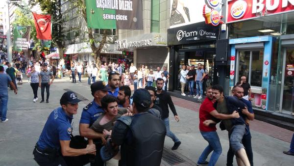 Türkiye'nin ağladığı baba İsmail Devrim için toplanan gruba polis müdahalesi