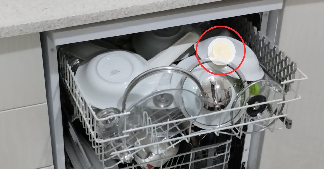 Bulaşıklarınızın daha parlak olmasını istiyorsanız bu yöntemi deneyin! Makinadaki değişimi görenler şok oldu!