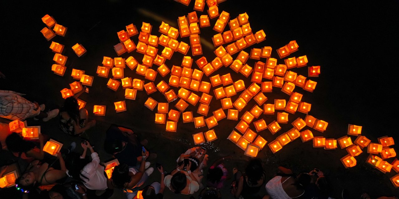 Yüzlerce Dilek Denizde Yüzdü