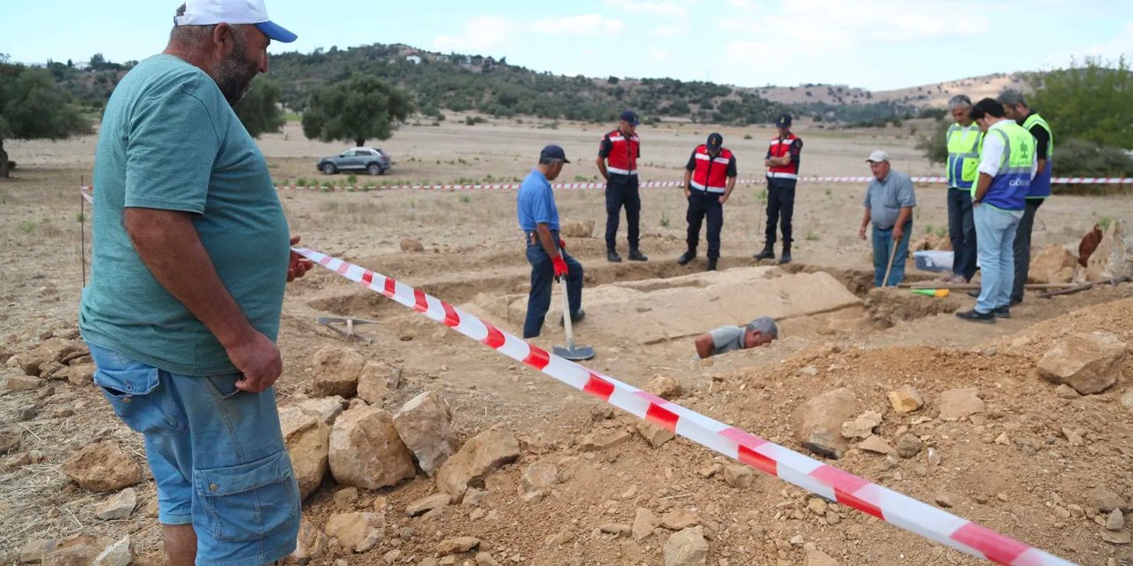 Tarla süren çiftçiden müthiş bir keşif: Duyan oraya koştu...