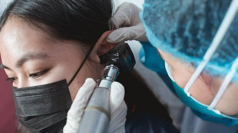 “Çınlama var” diye doktora gitti, kulağından örümcek çıktı