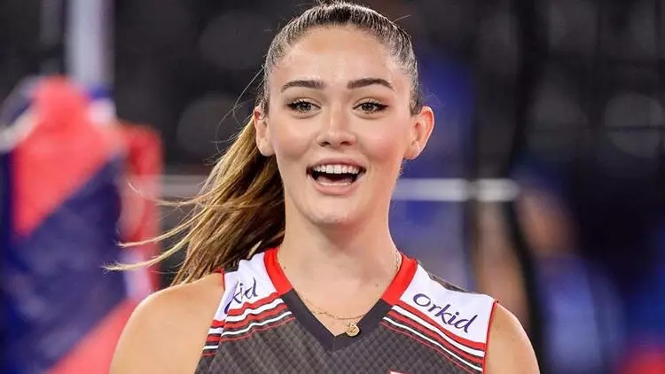 Zehra Güneş tatil pozlarını paylaştı! “Ebrar niye yok, küs müsünüz?” yorumuna dayanamadı