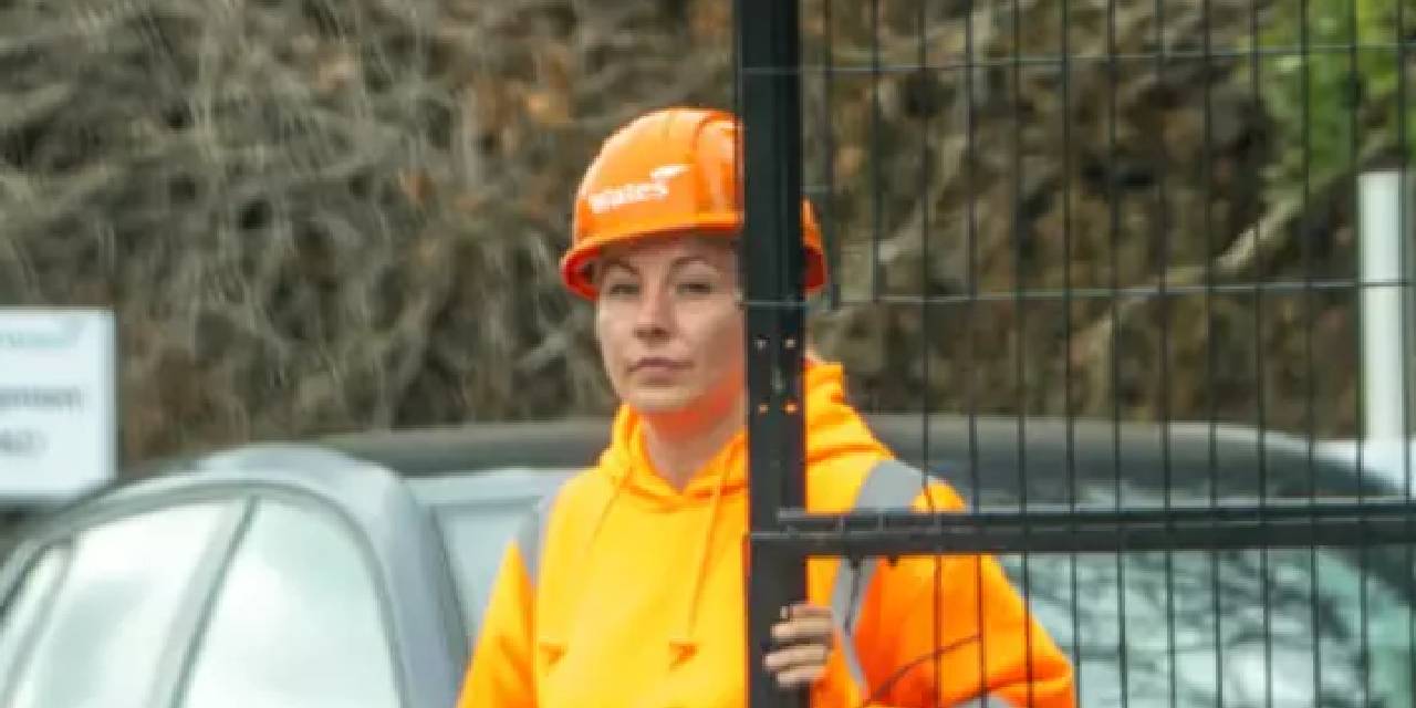 15 yaşındaki öğrencisiyle bir tarlada cinsel ilişkiye giren öğretmen suçüstü yakalanmıştı! Yeni işine böyle başladı