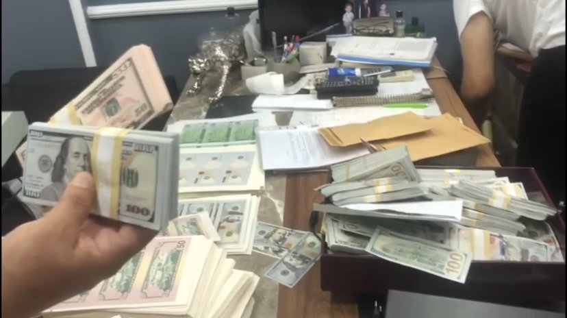 Sahte Dolar Operasyonunda İnanılmaz Ayrıntılar! Bu Dolarları Cihaz Bile Gerçek Sanıyor