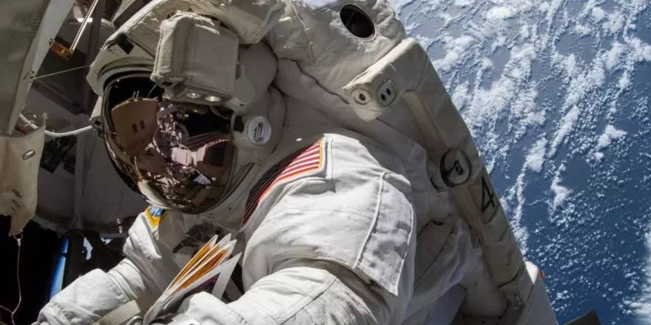 NASA'da elektrik kesildi, 7 astronotla iletişim bir süre koptu