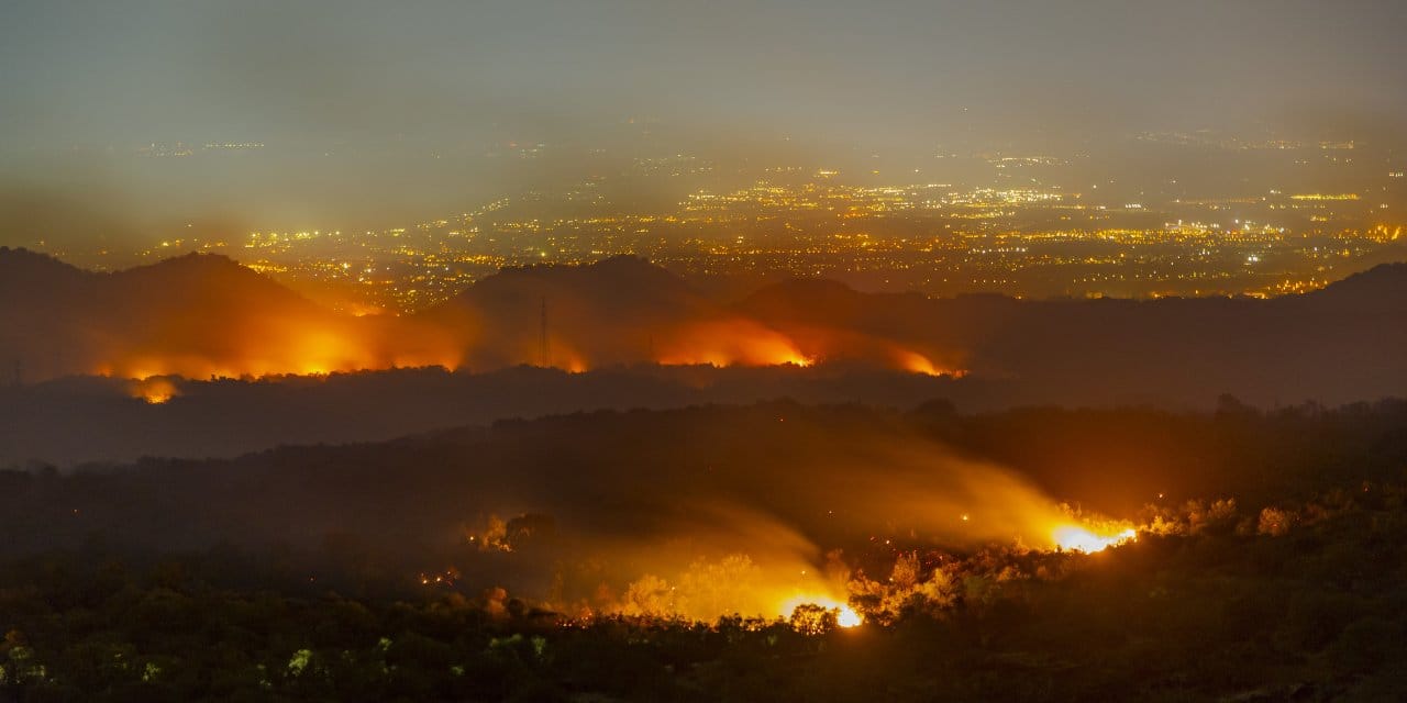 Etna Yanardağı'nda Yangın