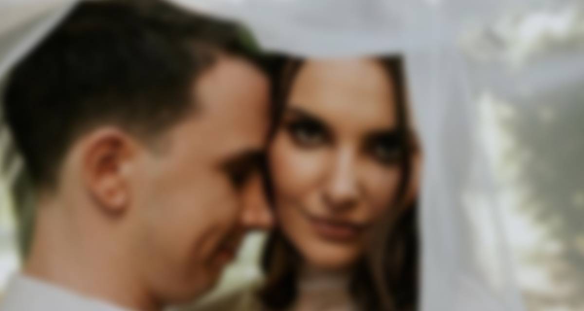 Ünlü oyuncu evlendi: İşte düğünden kareler...