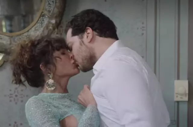 Terzi'ye Çağatay Ulusoy ile Berrak Tüzünataç'ın sevişme sahnesi damga vurdu! O anlar çok konuşuldu