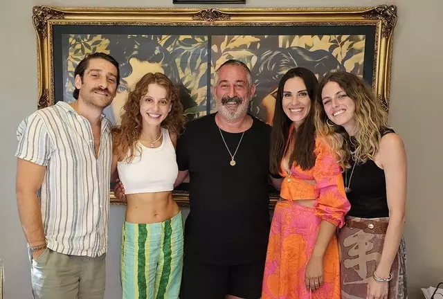 Cem Yılmaz Erşan Kuneri 2'nin yeni yüzleriyle ilk kareyi paylaştı!