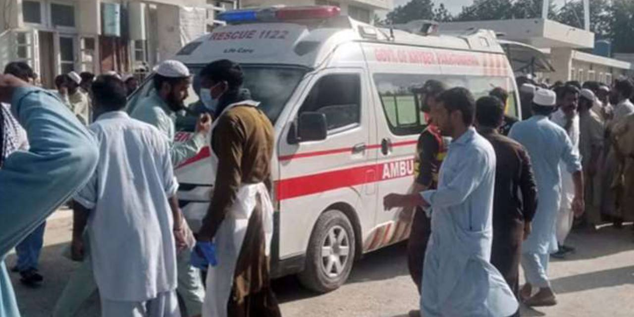 Pakistan'da Parti Kongresine Bombalı Saldırı: 42 Ölü, 80 Yaralı