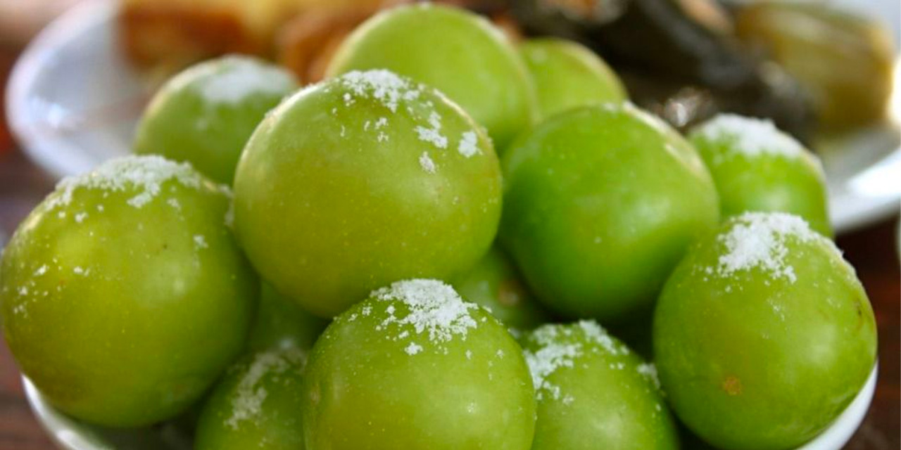 Meğer yıllarca kendi kendimizi hasta etmişiz: Eriği tuzla yemenin zararlarını duyunca şaşıracaksınız...