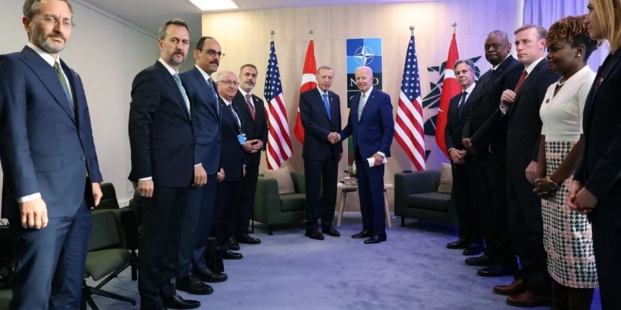 Erdoğan'ın Biden'la Fotoğrafındaki İlginç Ayrıntı! ABD Heyeti Kime Bakıyor?