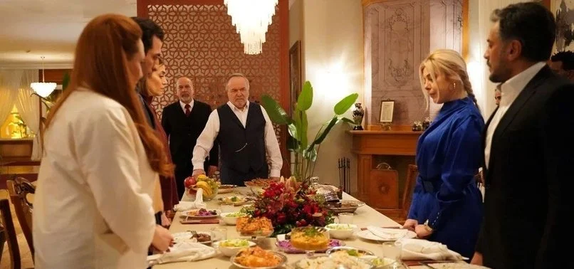 Yalı Çapkını'nda yaprak dökümü: 2 isimle yollar ayrıldı