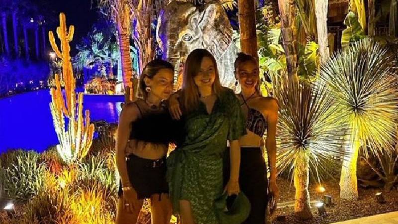 Cem Garipoğlu'nun kardeşi ile fotoğraf için açıklama