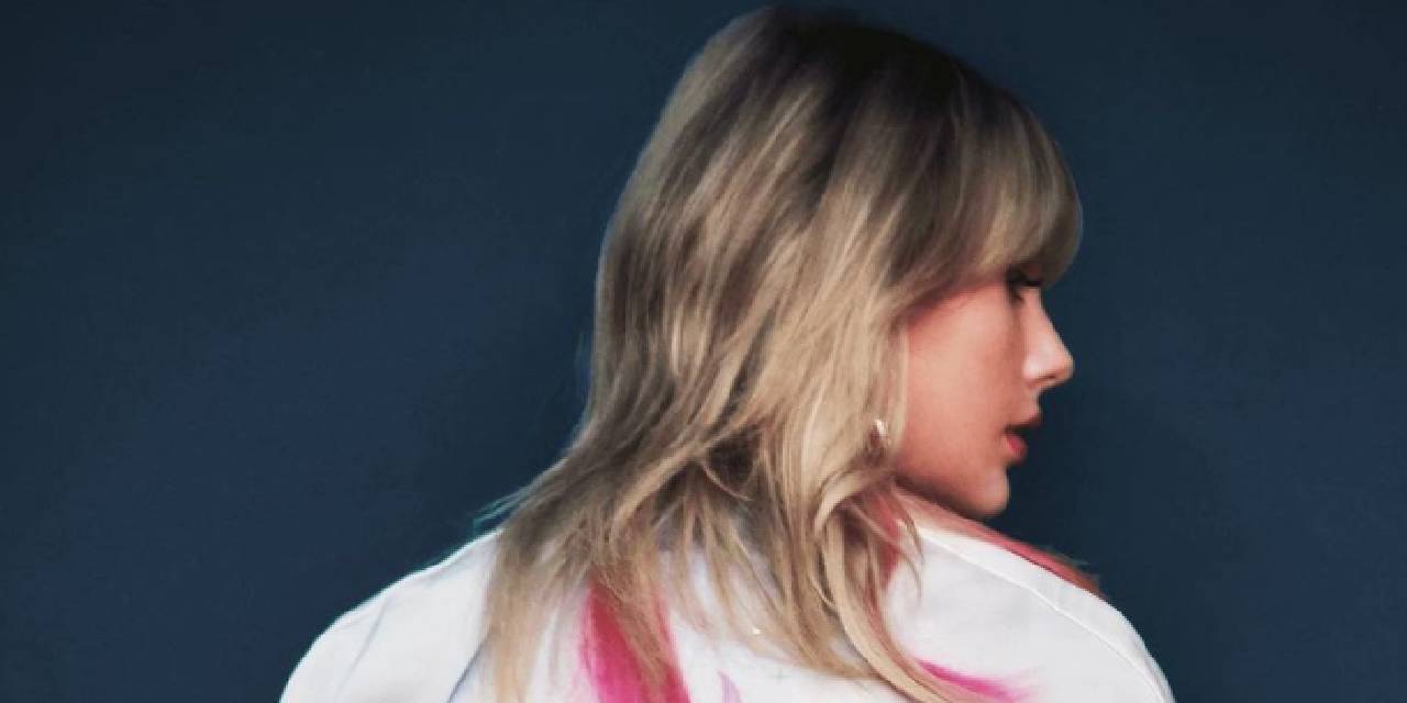 Ünlü şarkıcı TIR şoförlerine 100 bin dolar ikramiye verdi