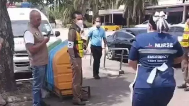 Okul gezisi sırasında bir anda tuvalete koştu! Benzinlikte doğum yaptı sonra kaçtı