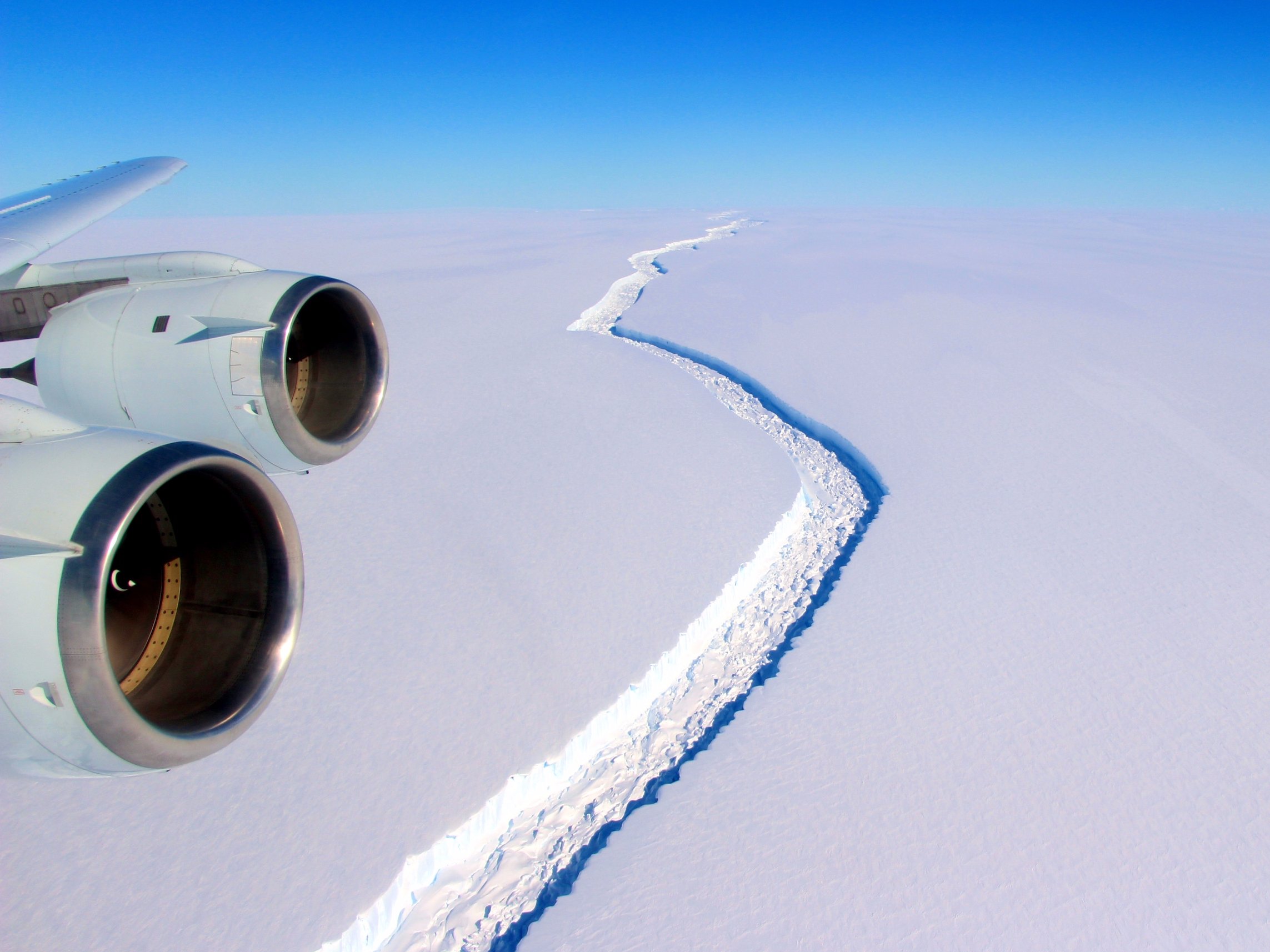 Antarktika’dan trilyon tonluk buzdağı koptu!