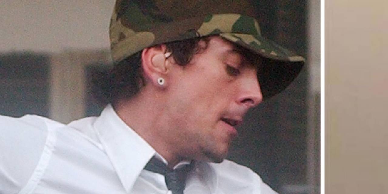 Ünlü müzik grubunun eski solisti hapishanede bıçaklandı