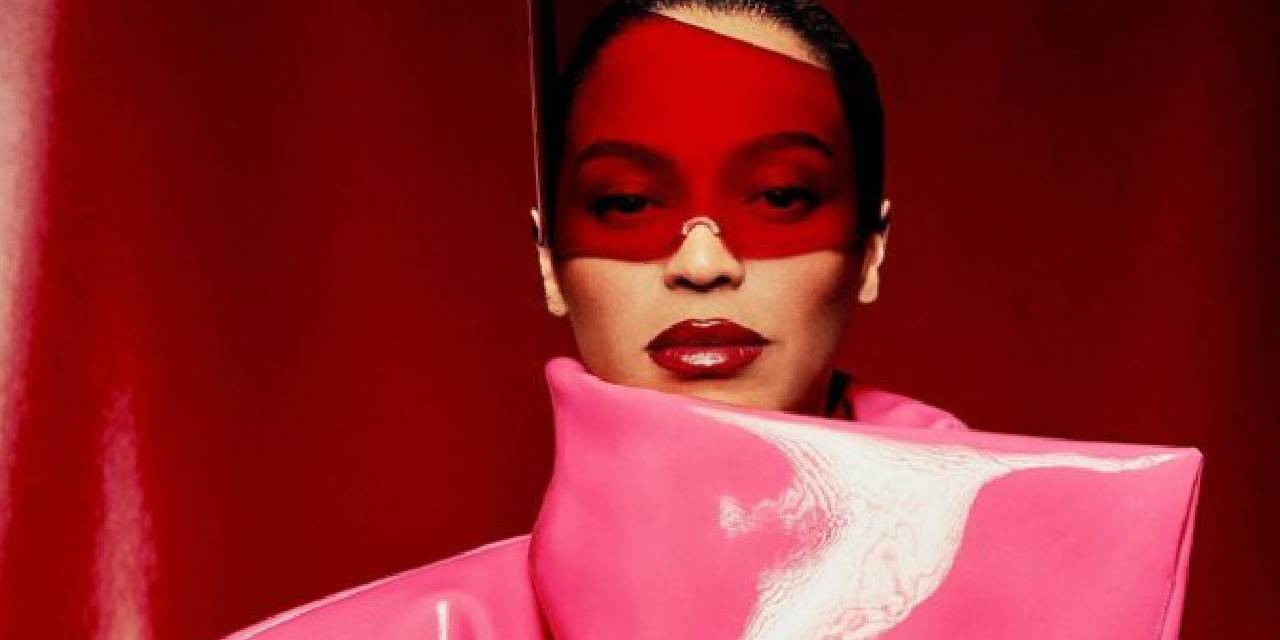 Ünlü şarkıcıdan hayranlarına 'metro' jesti