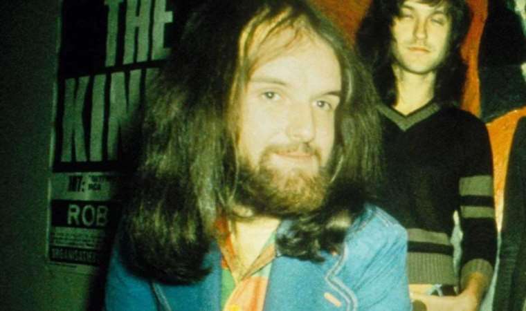 Ünlü müzisyen hayatını kaybetti