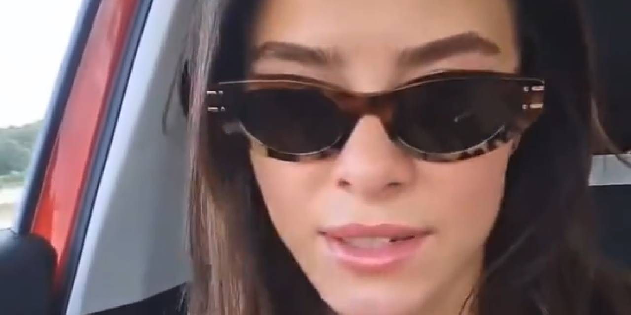 Uçağa alınmayan ünlü oyuncu isyan etti: İşte sebebi...