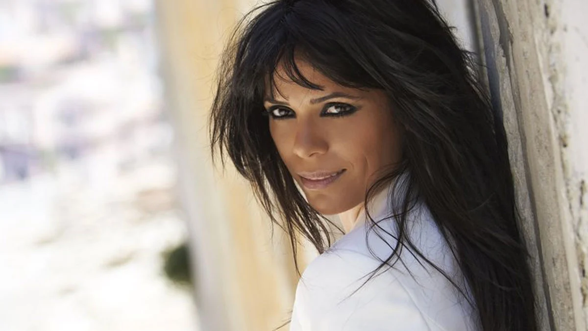 İstanbul'da konser veren Yasmin Levy konseri durdurup selaya eşlik ettiği iddia edildi: O anlar gündem oldu