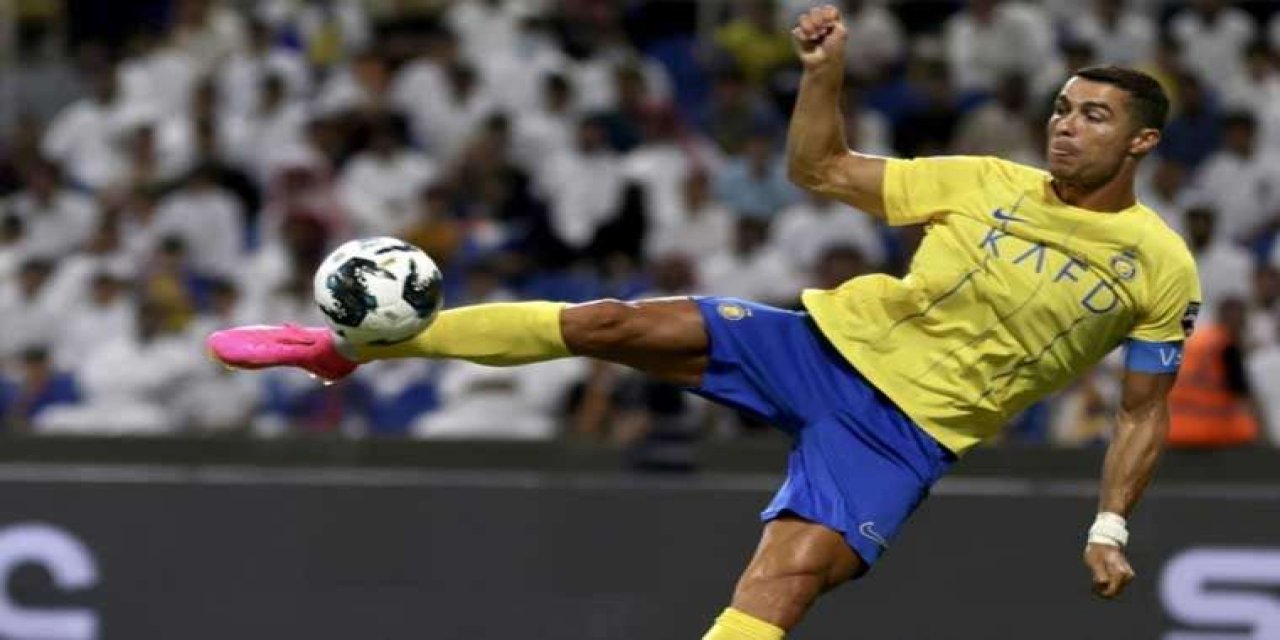 Ronaldo, Al Nassr'a Kupayı Getirdi!