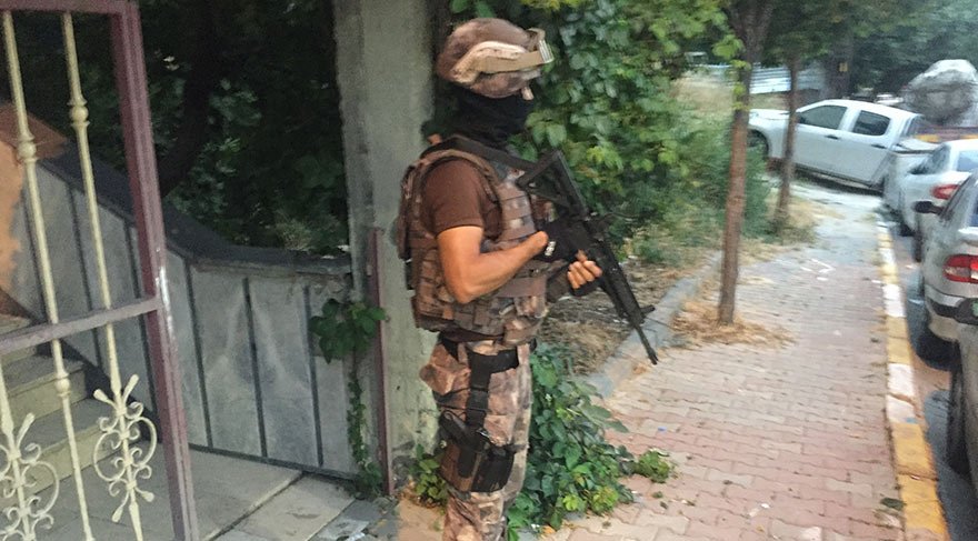 İstanbul’da şafak operasyonu