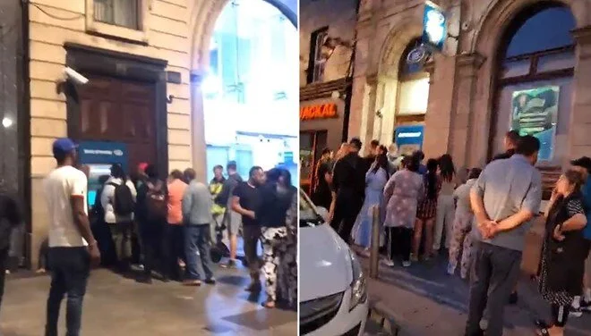 Herkes ATM'lere koştu! Fazla para veren ATM'lerde kuyruk oluştu