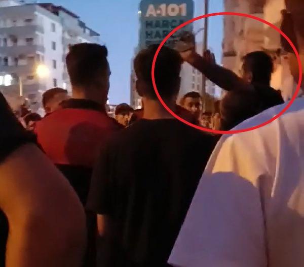 Mahalleli dehşete düştü: Annesini rehin aldı!