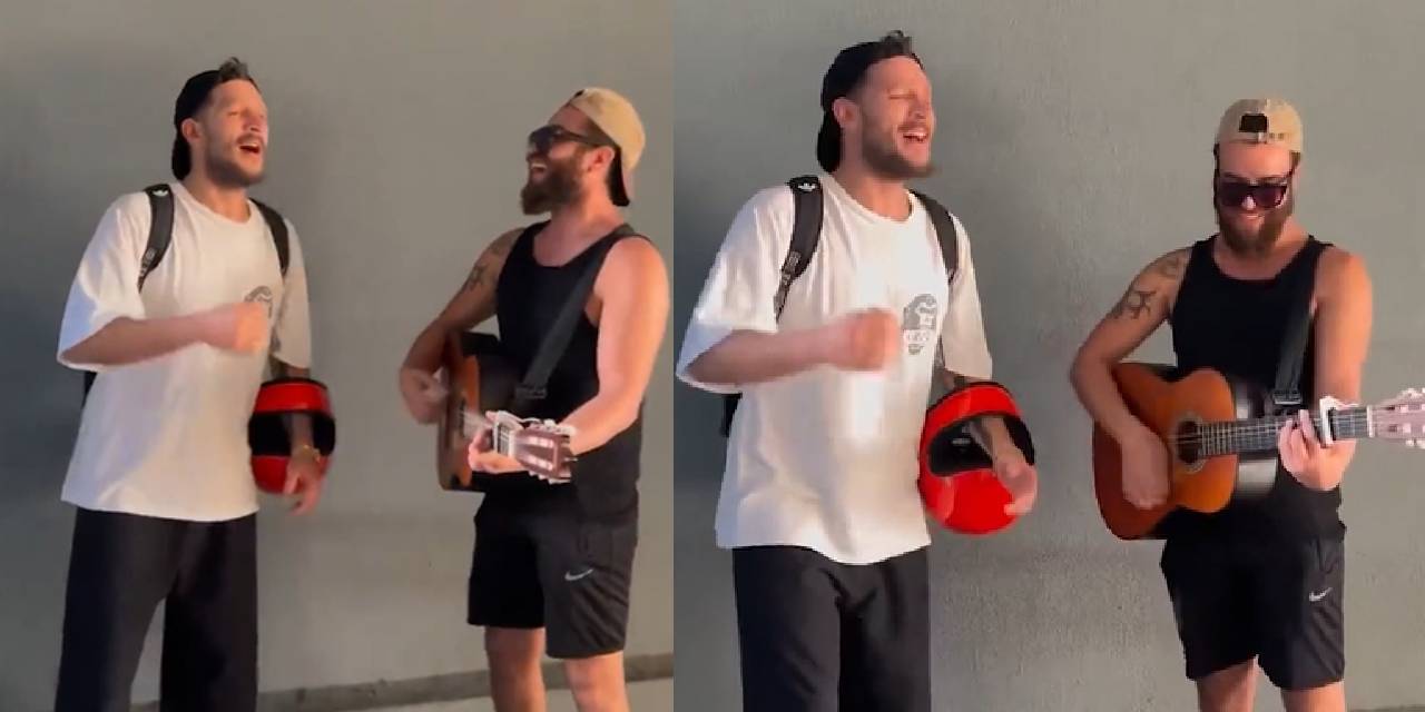 Ünlü oyuncu sokak müzisyeniyle düet yaptı