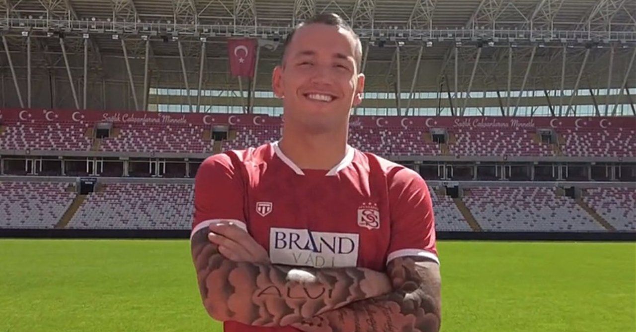 Inter ve Barcelona'nın eski golcüsü resmen Sivasspor'da
