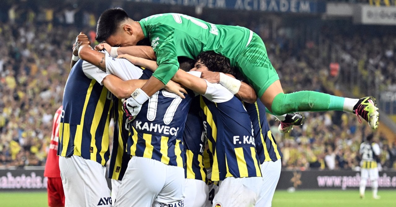 Fenerbahçe Kadıköy'de Twente Karşısında Farklı Kazandı