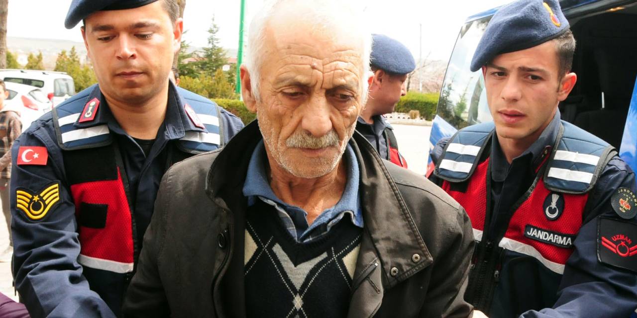 Oğlunu Öldürdü, Canlı Yayında İtiraf Etti...