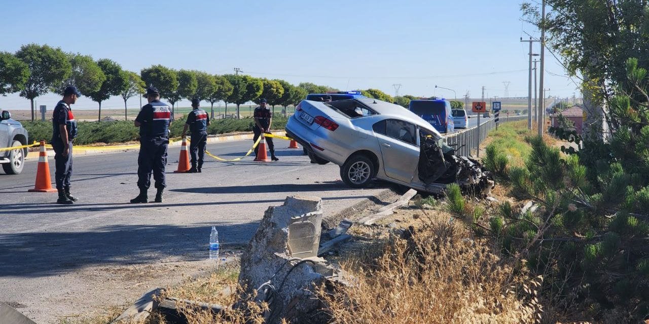 Otomobilin '16 Yaşındaki' Sürücüsü Öldü