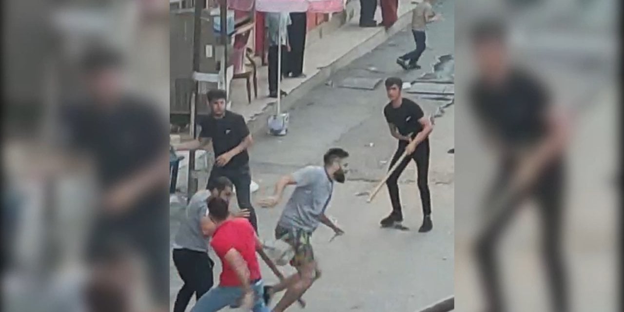 Şanlıurfa'da Suriyelilerin Kavgası Kamerada... Sebze Kasaları, Taşlar Havada Uçuştu