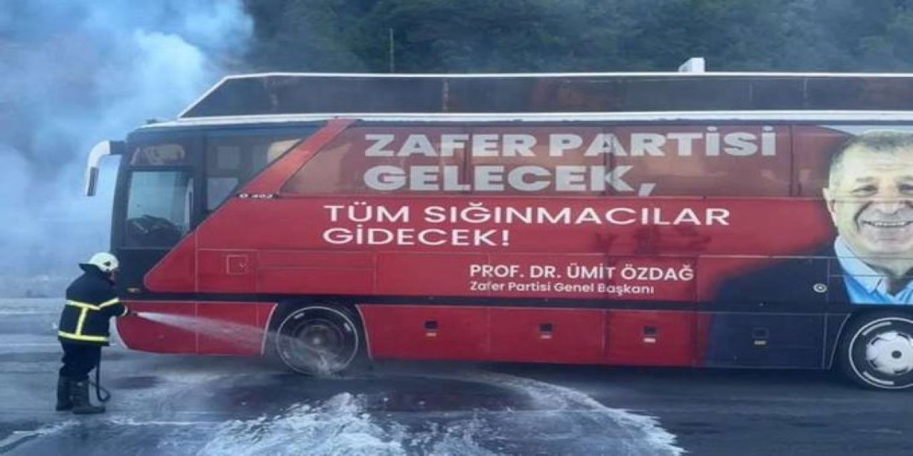 Ankara'ya Yürüyüş Başlatmıştı...  Ümit Özdağ'ın Otobüsünde Yangın!