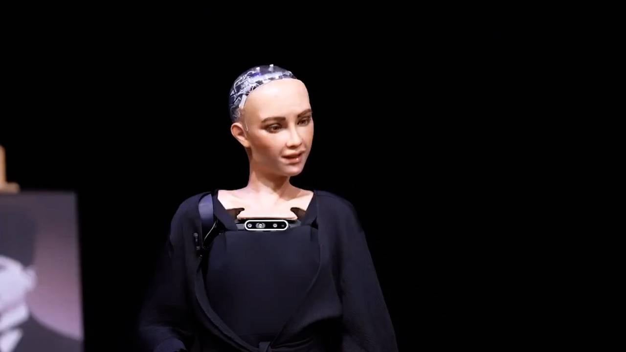 Robot Sofia tuttuğu takımı açıkladı