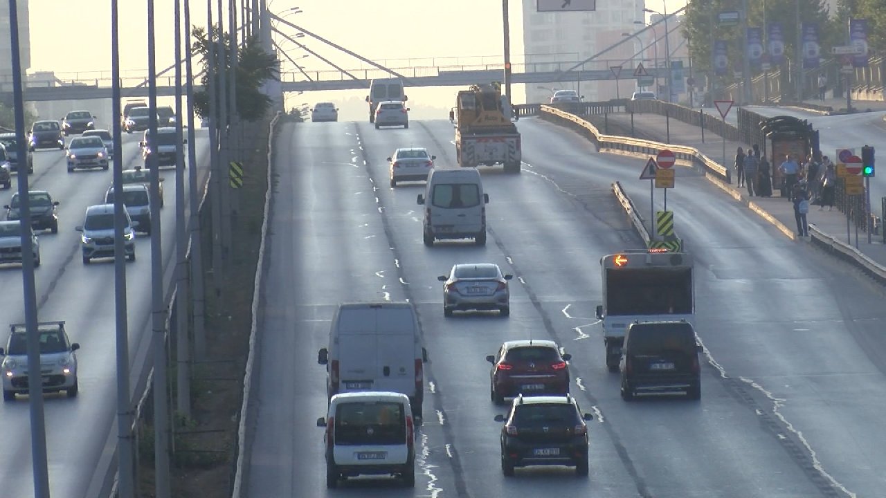 İstanbul'da bu sabah yollar boş kaldı, trafik yoğunluğu yüzde 8 olarak ölçüldü
