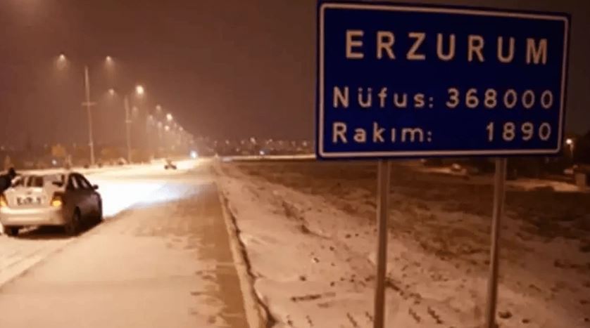 Erzurum'da Yaz Günü Termometreler 4,7'yi Gösterdi